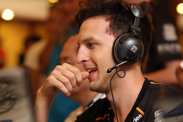 msi 0558 resize Be A Pro  with MSI Fnatic Camp