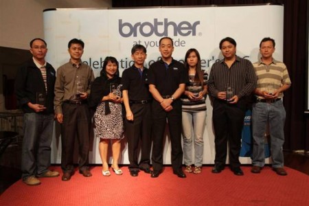 image00312 image00312 บราเดอร์ ฉลองศูนย์บริการ ครบ 76 จังหวัดทั่วไทย พร้อมมอบรางวัลศูนย์บริการดีเด่น