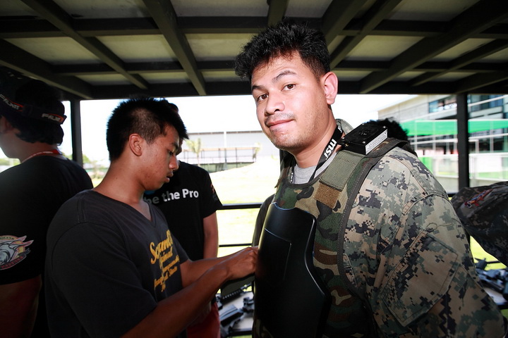 msi 0242 resize Be A Pro  with MSI Fnatic Camp