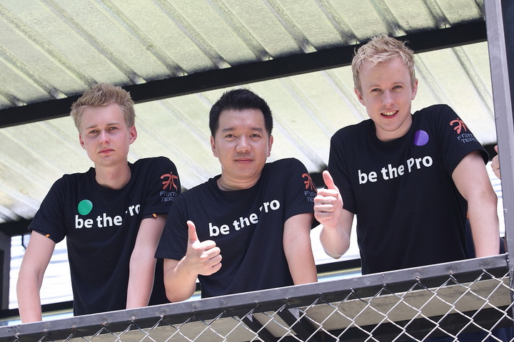 msi 0253 resize Be A Pro  with MSI Fnatic Camp