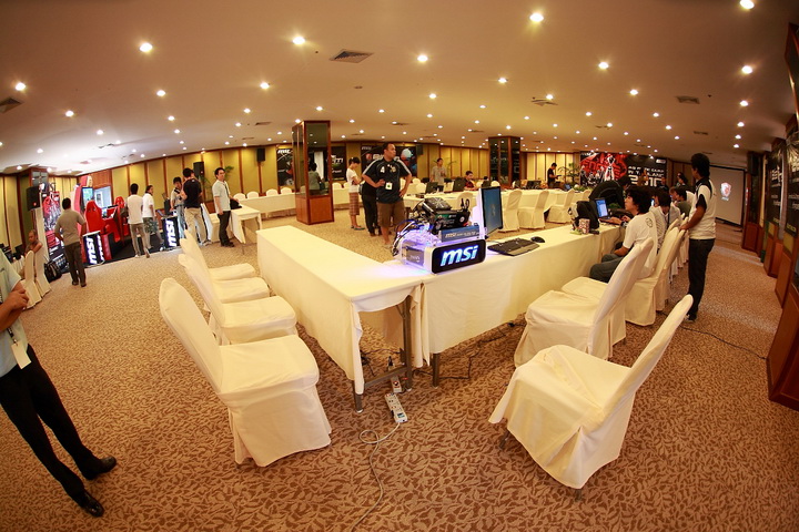 msi 0386 resize Be A Pro  with MSI Fnatic Camp