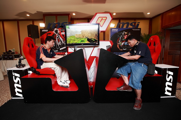 msi 0434 resize Be A Pro  with MSI Fnatic Camp