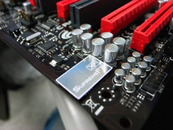 onboard_supremefx_on_crosshair_iv_formula onboard supremefx on crosshair iv formula 720x540 อัสซุส มาเธอร์บอร์ด ROG ซีรี่ย์ Crosshair IV Formula รุ่นแรกของ โลกที่รองรับ Dual channel DDR3 2000MHz