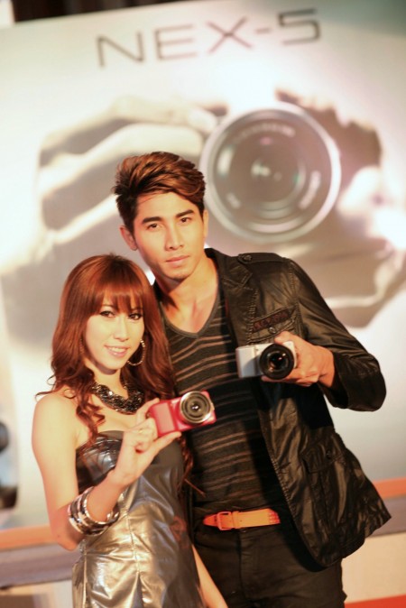 sony-3 sony 3 โซนี่ไทยเดินหน้าครอง แชมป์ตลาดกล้องเมืองไทย เปิดตัวกล้องอัลฟ่าสาย พันธุ์ใหม่ Alpha NEX 5 และ Alpha NEX 3 พร้อมรุกธุรกิจดิจิตอล อิมเมจจิ้ง เต็มรูปแบบ