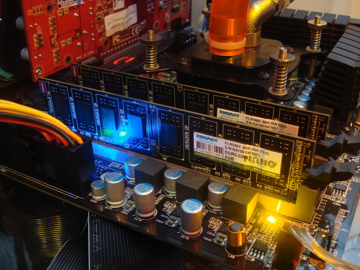 system0 KINGMAX HERCULES DDR3 EP2 @ 2,400 MHz