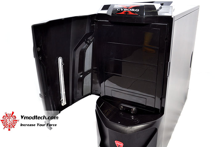 dsc 0019 AeroCool CYBORGX Chassis Review
