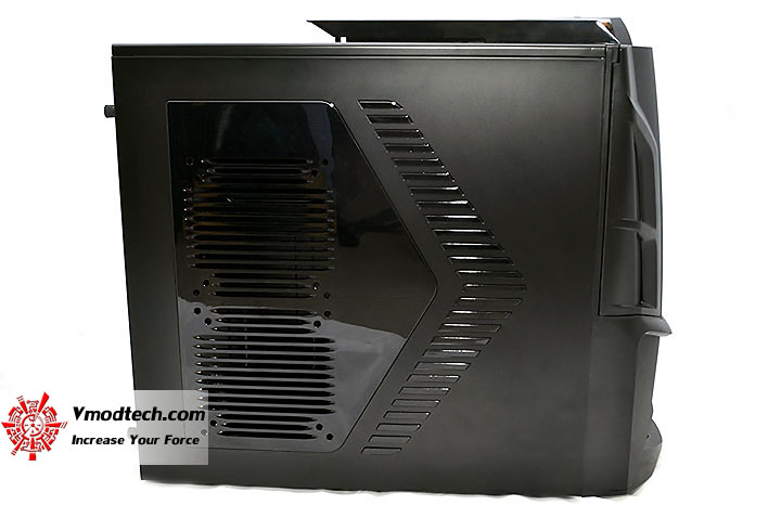 dsc 0021 AeroCool CYBORGX Chassis Review