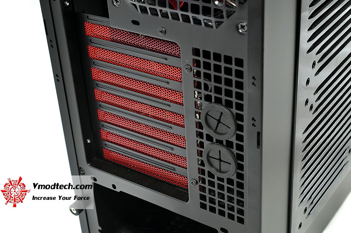 dsc 0027 AeroCool CYBORGX Chassis Review
