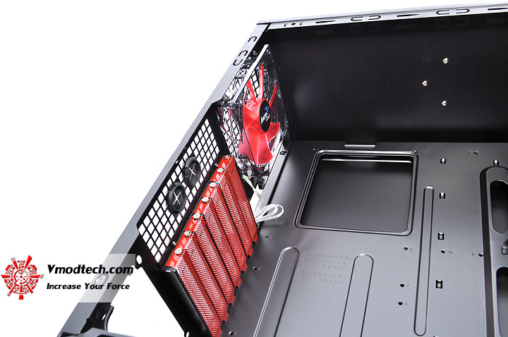 dsc 0044 AeroCool CYBORGX Chassis Review