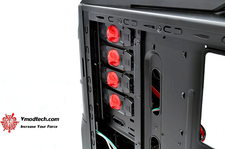 dsc 0055 AeroCool CYBORGX Chassis Review