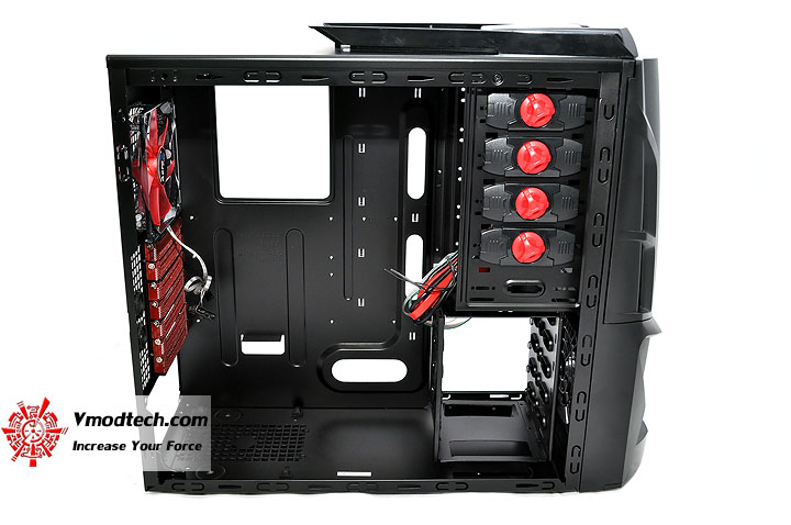 dsc 0071 AeroCool CYBORGX Chassis Review