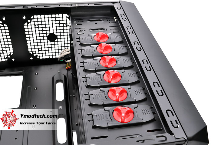dsc 0148 AeroCool Rs 9 Chassis Review