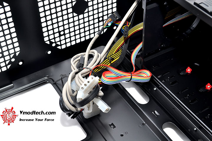 dsc 0149 AeroCool Rs 9 Chassis Review
