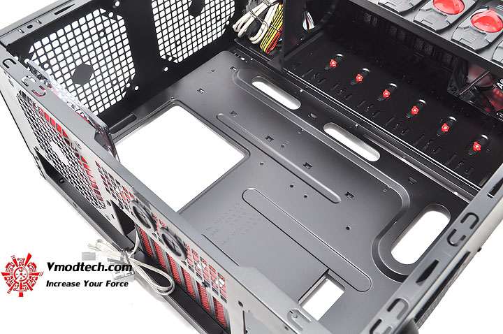 dsc 0150 AeroCool Rs 9 Chassis Review