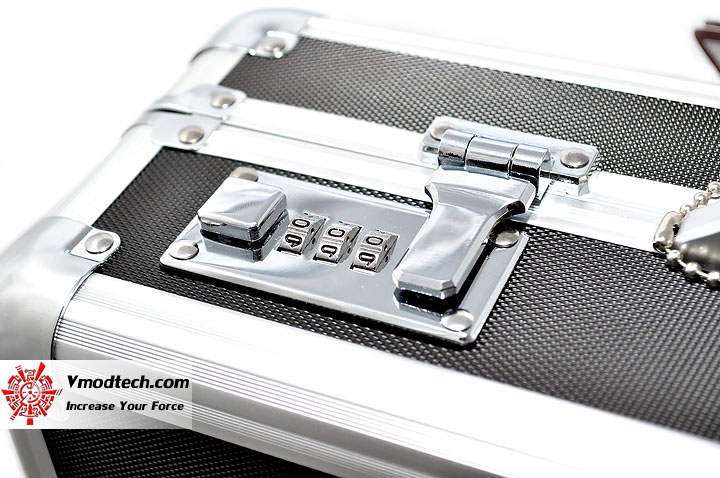 dsc 0037 ASUS ARES HD 5870 X2 4GB GDDR5 Review