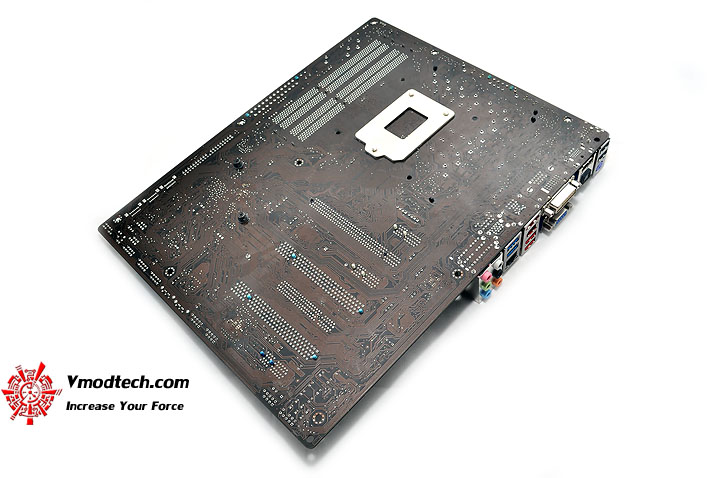 dsc 0041 ASUS P7H57D V EVO Motherboard Review