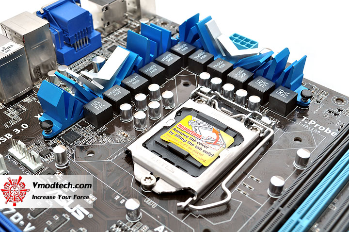 dsc 0042 ASUS P7H57D V EVO Motherboard Review
