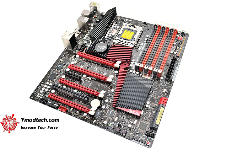 dsc 0171 ASUS RAMPAGE III EXTREME Motherboard Review