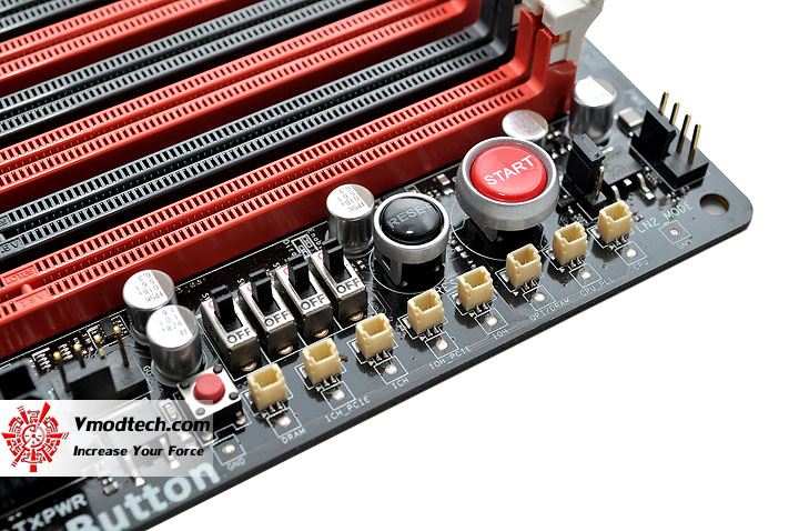 dsc 0182 ASUS RAMPAGE III EXTREME Motherboard Review