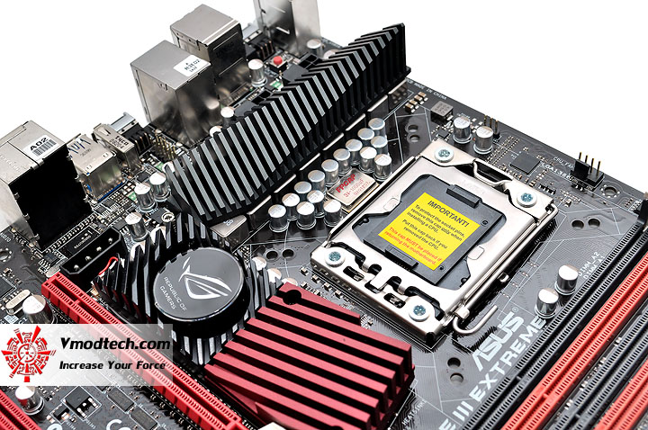 dsc 0196 ASUS RAMPAGE III EXTREME Motherboard Review