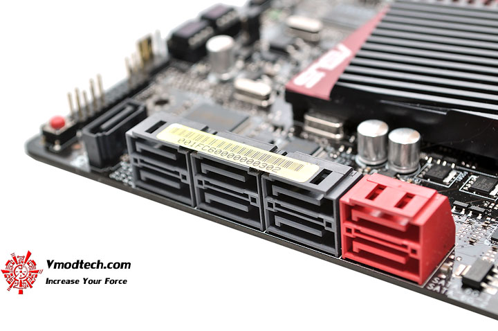 dsc 0198 ASUS RAMPAGE III EXTREME Motherboard Review