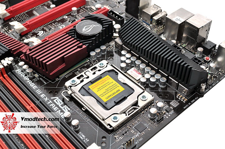 dsc 0210 ASUS RAMPAGE III EXTREME Motherboard Review