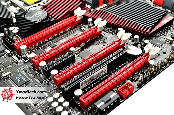 dsc 0226 ASUS RAMPAGE III EXTREME Motherboard Review