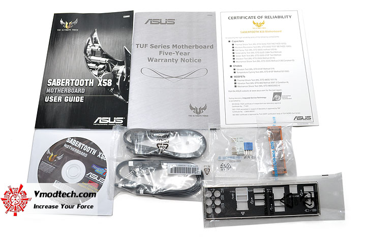 dsc 0008 ASUS SABERTOOTH X58 Motherboard Review