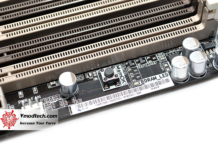 dsc 0025 ASUS SABERTOOTH X58 Motherboard Review