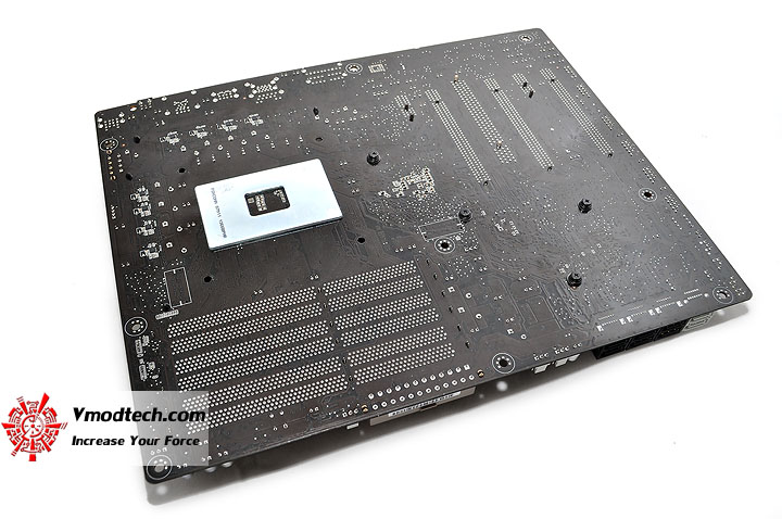 dsc 0075 ASUS SABERTOOTH X58 Motherboard Review