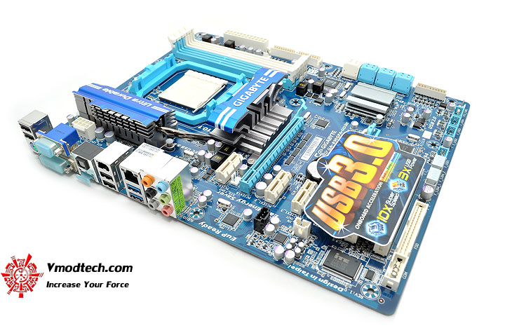 dsc 0053 GIGABYTE GA 890GPA UD3H AMD 890GX Chipset Review