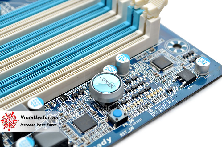 dsc 0015 GIGABYTE GA X58A UD9 XL ATX Motherboard Review