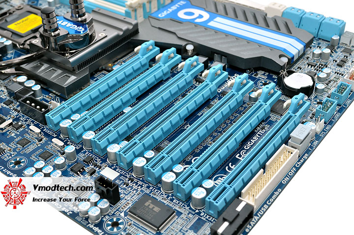 dsc 0016 GIGABYTE GA X58A UD9 XL ATX Motherboard Review