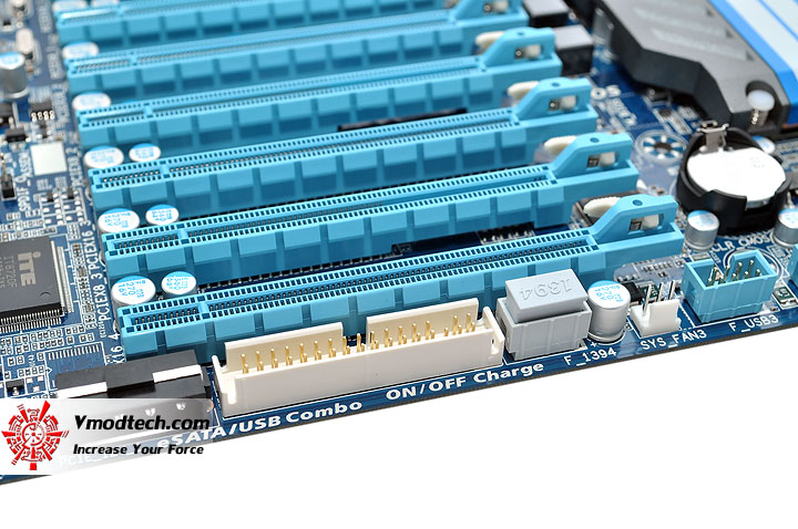 dsc 0017 GIGABYTE GA X58A UD9 XL ATX Motherboard Review