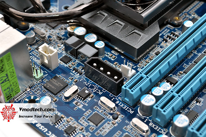 dsc 0018 GIGABYTE GA X58A UD9 XL ATX Motherboard Review