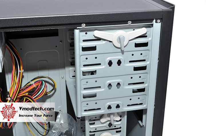 dsc 0017 GIGABYTE GZ X1 & GZ X5 Chassis Review