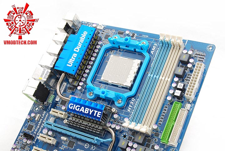 dsc 0127 GIGABYTE MA790FXT UD5P : The Review