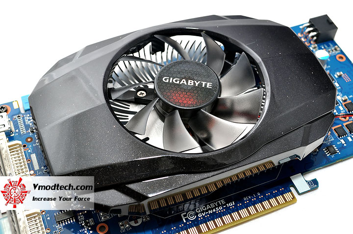 dsc 0055 GIGABYTE NVIDIA GeForce GTS 450 1024MB GDDR5 Review