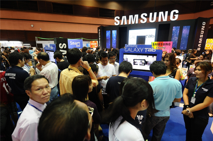 1 1 ซัมซุง กาแล็คซี่ แท็บ เปิดตัวแรง ยอดจองทะลุ 500 เครื่องเพียงวันแรก