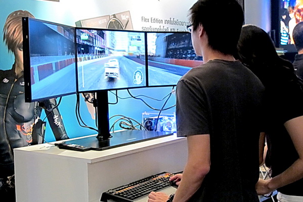 sapphire 1 resize SAPPHIRE โชว์ศักยภาพกราฟฟิคการ์ดแบรนด์ชั้นนำของโลก การันตีคุณภาพความแรงด้วยนักแข่งแชมป์ DiRT2