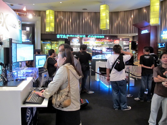 sapphire 7 resize SAPPHIRE โชว์ศักยภาพกราฟฟิคการ์ดแบรนด์ชั้นนำของโลก การันตีคุณภาพความแรงด้วยนักแข่งแชมป์ DiRT2