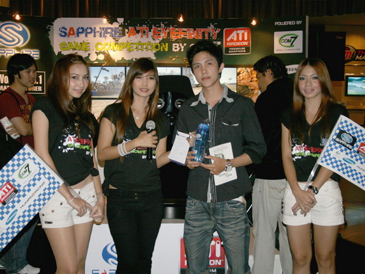 sapphire 8 resize SAPPHIRE โชว์ศักยภาพกราฟฟิคการ์ดแบรนด์ชั้นนำของโลก การันตีคุณภาพความแรงด้วยนักแข่งแชมป์ DiRT2