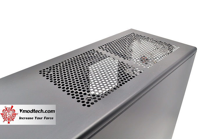 dsc 0199 Thermaltake V3 Black Edition Chassis Review