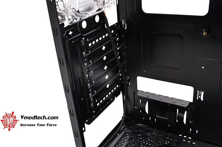 dsc 0211 Thermaltake V3 Black Edition Chassis Review