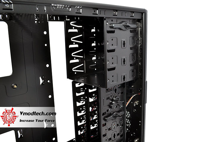 dsc 0222 Thermaltake V3 Black Edition Chassis Review