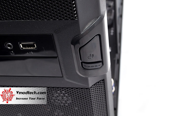 dsc 0225 Thermaltake V3 Black Edition Chassis Review