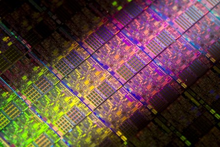 westmere2r westmere2r “อินเทล™ ซีออน™ โปรเซสเซอร์ รุ่นใหม่ เพิ่มสมรรถนะลงในเซิร์ฟเวอร์เมนสตรีม”