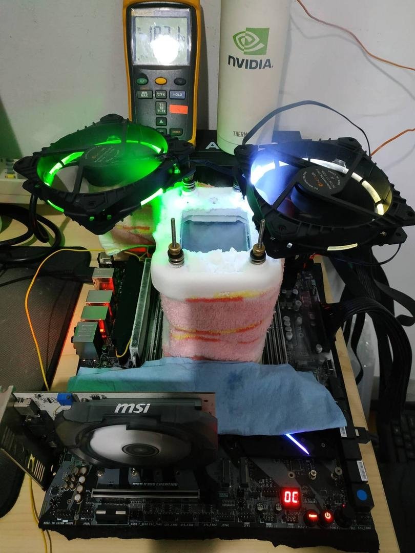 62818_02_amd-ryzen-threadripper-2990wx-overclocked-6ghz-ln2_full 62818 02 amd ryzen threadripper 2990wx overclocked 6ghz ln2 full AMD Ryzen Threadripper 2990WX ถูกโอเวอร์คล๊อกไปที่ 6GHz ด้วยไนโตรเจนเหลว LN2