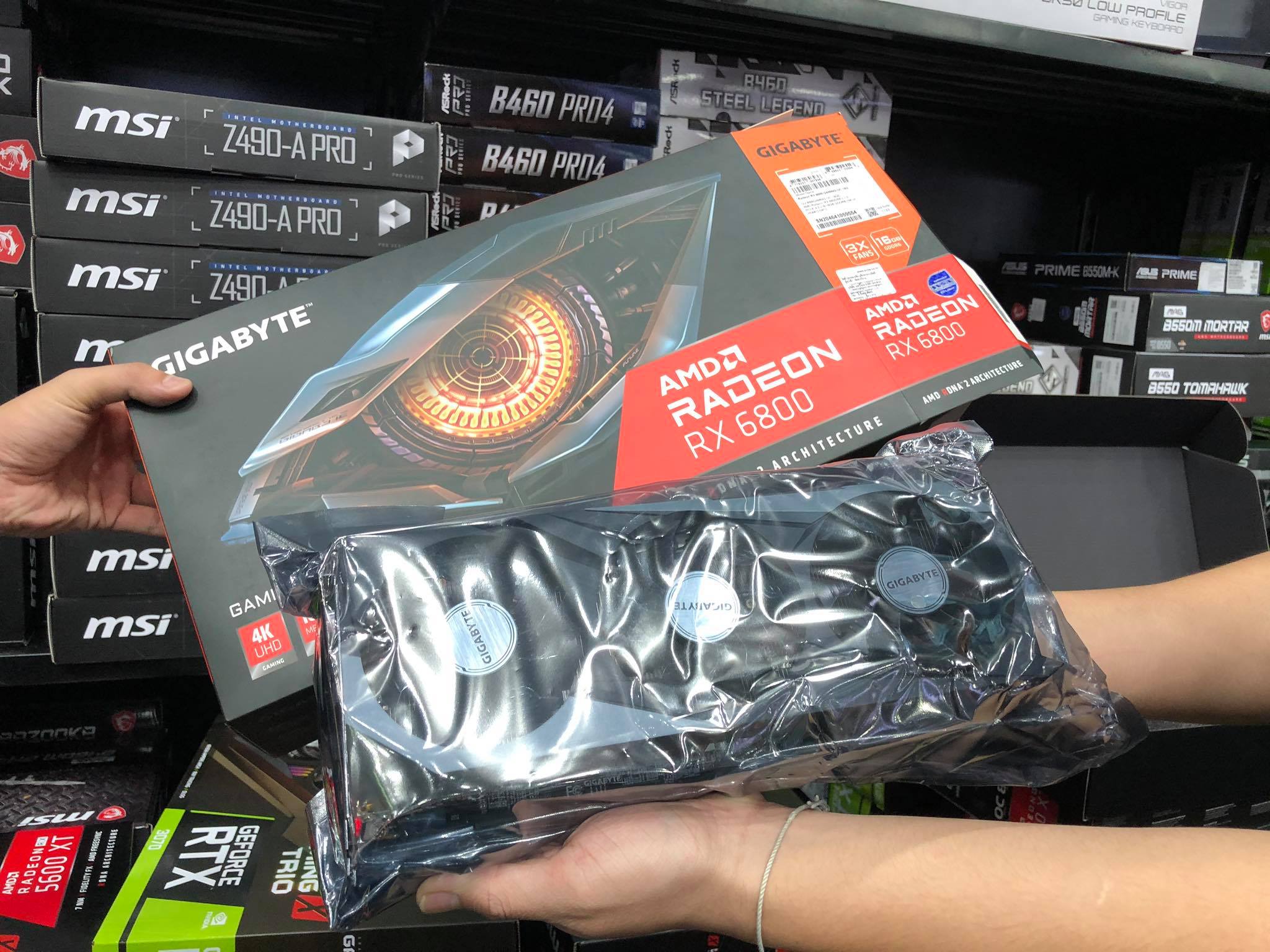 127651228 705787496711772 8698234254429956406 n ยลโฉมการ์ดจอ AMD RX 6800 มีขายแล้วที่งานคอมมาร์ท บูต IT CITY มีตัวเดียวในไทย ราคาอยู่ที่ 23,500 บาท!!!