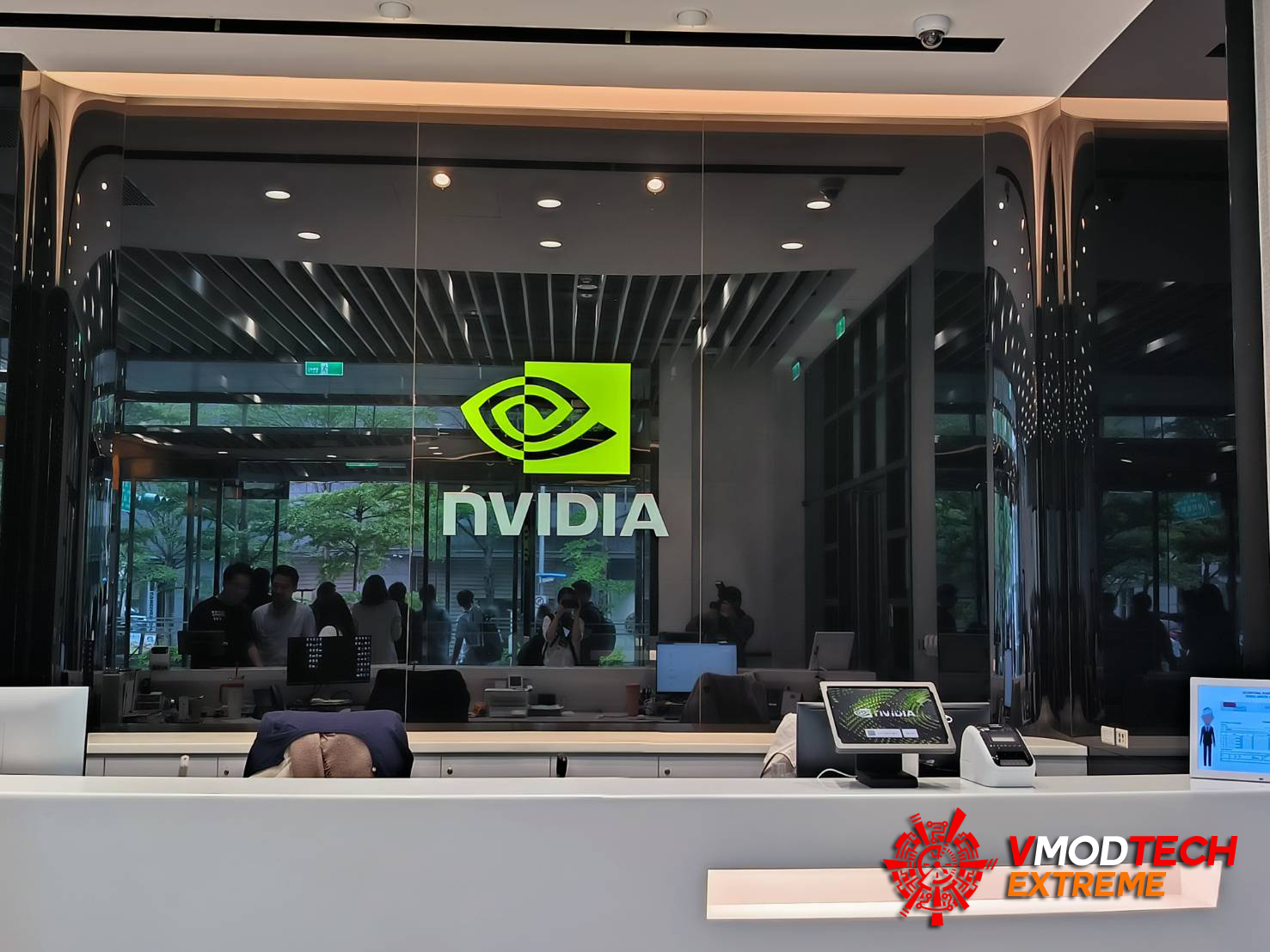 329568 Nvidia HQ@Computex2023 เยี่ยมชมสำนักงานใหญ่ Nvidia กับการโชว์ประสิทธิภาพการ์ดจอเกมมิ่งฟีเจอร์ใหม่และการ์ดจอ Grace Hopper รุ่นใหม่ล่าสุดแบบใกล้ชิด
